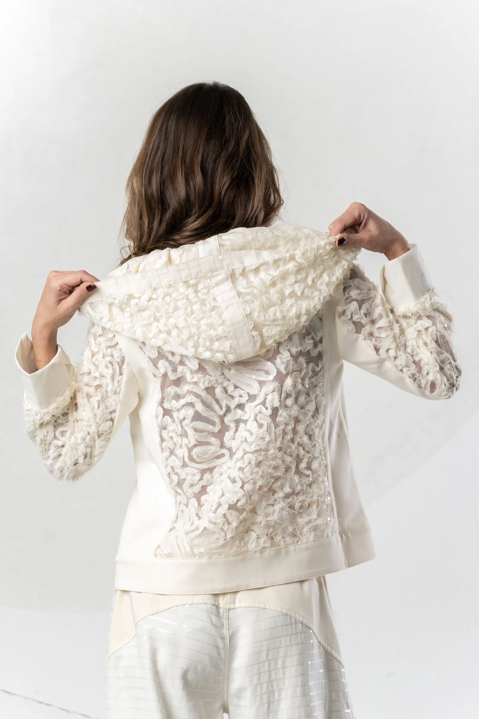 Elisa Cavaletti - Extravagante vanille 3D florale Spitzenjacke – Bild 3